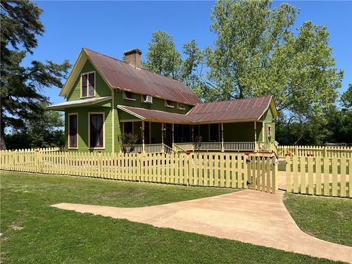 1100 Maple St, Calvert, TX, 77837-7931 | Card Image