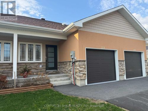 223 Third St W, Cornwall, ON, K6J0B6 | Card Image