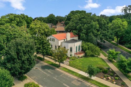 628 Cedar Lake Rd S, Minneapolis, MN, 55405-1905 | Card Image