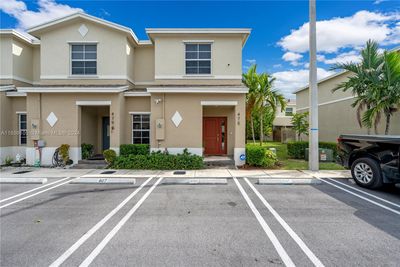 475 Ne 4th Ln, Townhouse with 3 bedrooms, 3 bathrooms and null parking in Florida City FL | Image 2