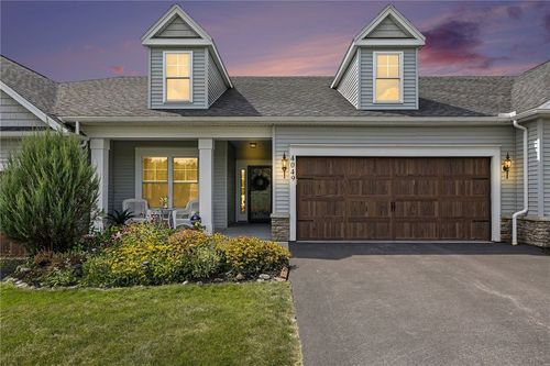 4049 St James Pkwy, Canandaigua, NY, 14424-8275 | Card Image
