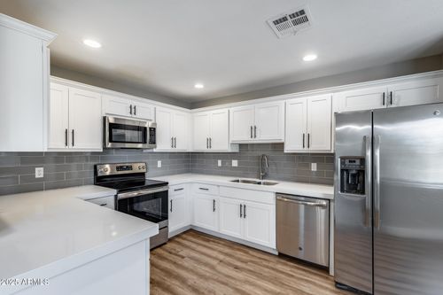 2003-15050 N Thompson Peak Pkwy, Scottsdale, AZ, 85260-2873 | Card Image