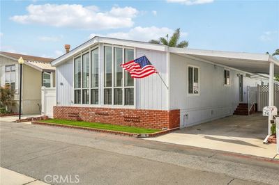 36 - Beach Boulevard, Home with 3 bedrooms, 2 bathrooms and 2 parking in Huntington Beach CA | Image 1