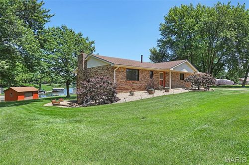 685 Monaco Dr, Edwardsville, IL, 62025-5332 | Card Image