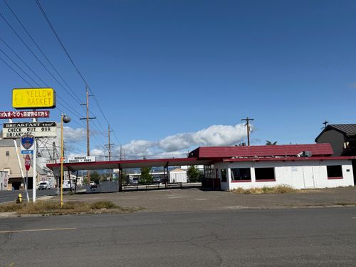 163 Front St, Central Point, OR, 97502-2243 | Card Image