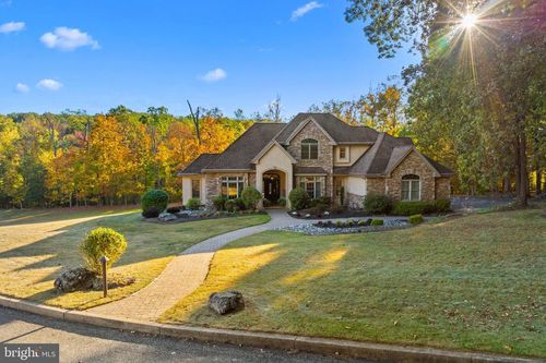 681 Kingswood Vale, Perkiomenville, PA, 18074-9547 | Card Image