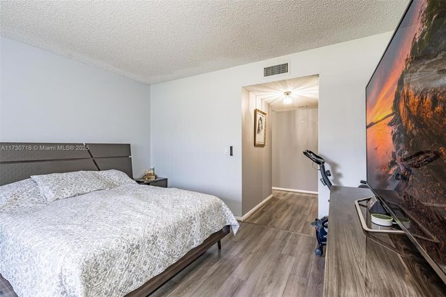 APT-103 - 16431 Blatt Blvd, Condo with 2 bedrooms, 2 bathrooms and null parking in Weston FL | Image 8