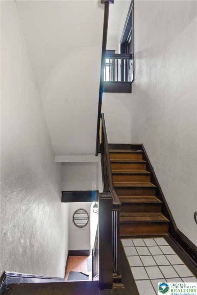 923 N Webster Ave, Home with 9 bedrooms, 5 bathrooms and 3 parking in Scranton PA | Image 6