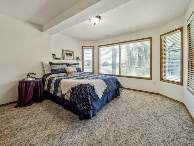 1043 Canyon Boulevard W, Home with 5 bedrooms, 3 bathrooms and 5 parking in Lethbridge AB | Image 36