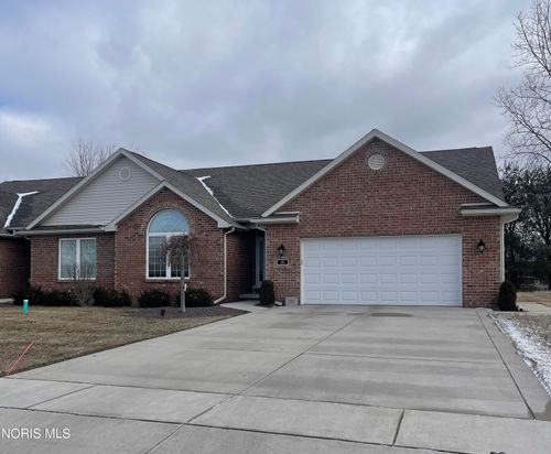 16 Crabtree Ct, Swanton, OH, 43558-8009 | Card Image