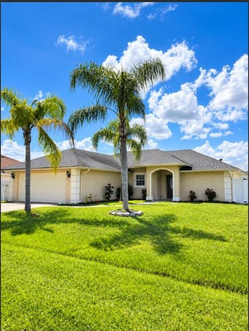 306 Clermont Dr, KISSIMMEE, FL, 34759-3453 | Card Image