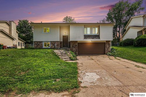 12741 Ridgeview Cir, Bellevue, NE, 68123-2827 | Card Image