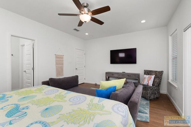 B - 212 W Acapulco St, Townhouse with 3 bedrooms, 3 bathrooms and 2 parking in South Padre Island TX | Image 27
