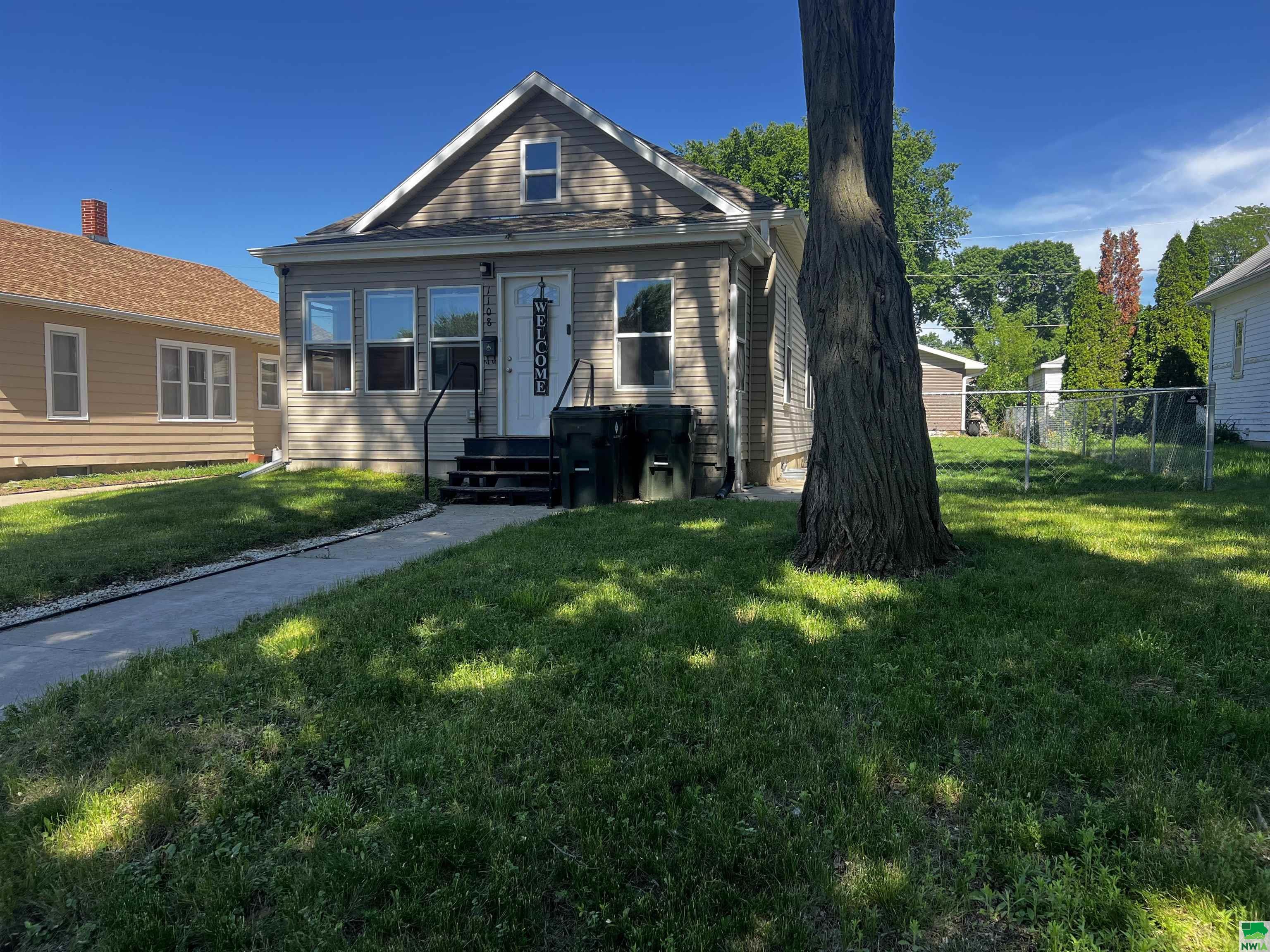 Paxton St, Sioux City, IA 51106