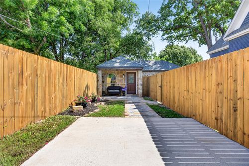 702B W Spring Street, Weatherford, TX, 76086 | Card Image