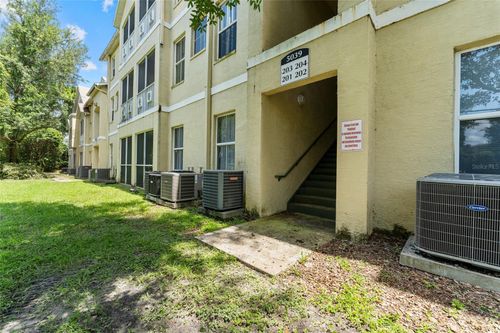 apt-204-5039 Sunridge Palms Dr, TAMPA, FL, 33617-1559 | Card Image