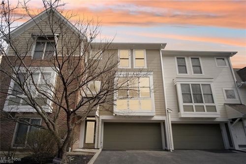 3713 Longwood Ct, Cleveland Heights, OH, 44118-1541 | Card Image