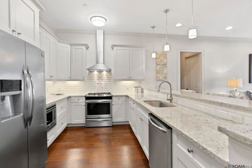 3b-8201 Village Plaza Ct, Baton Rouge, LA, 70810-3853 | Card Image