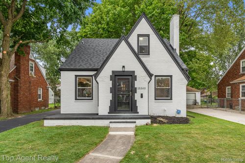 15540 Camden Ave, Eastpointe, MI, 48021-1602 | Card Image