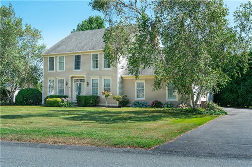 167 Meadow Ln, Middletown, RI, 02842-5394 | Card Image