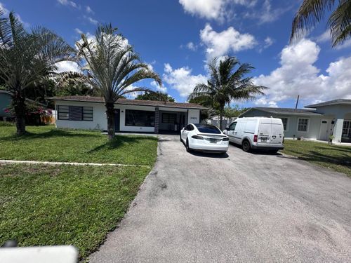 2431 Ne 10th Avenue Ne, Pompano Beach, FL, 33064 | Card Image