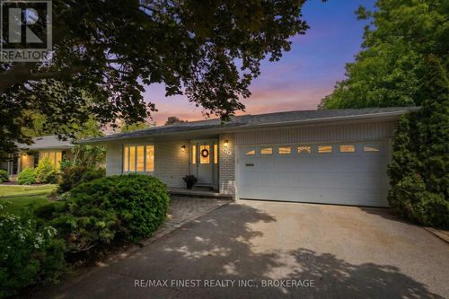 930 Brodie Ave, Kingston, ON, K7M4P9 | Card Image