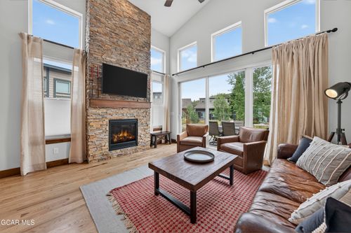 33 Kingfisher Pt, Fraser, CO, 80442-5100 | Card Image