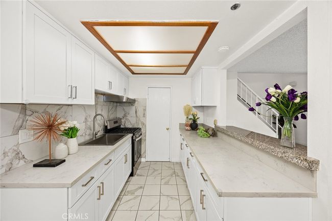 APT-2 - 915 Carob Way, Condo with 3 bedrooms, 3 bathrooms and 2 parking in Montebello CA | Image 11