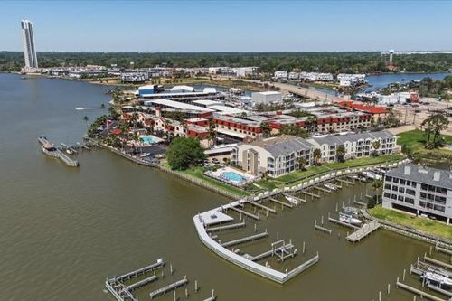 306-4011 Nasa Pkwy, El Lago, TX, 77586-6251 | Card Image