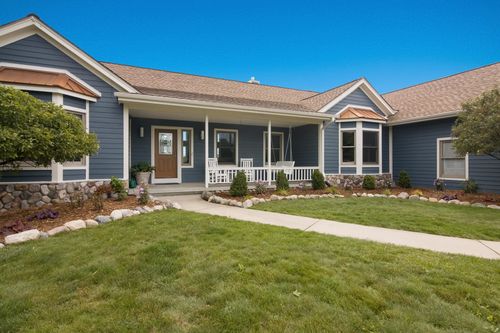 5166 Arrowhead Cir, Williamsburg, MI, 49690-9594 | Card Image