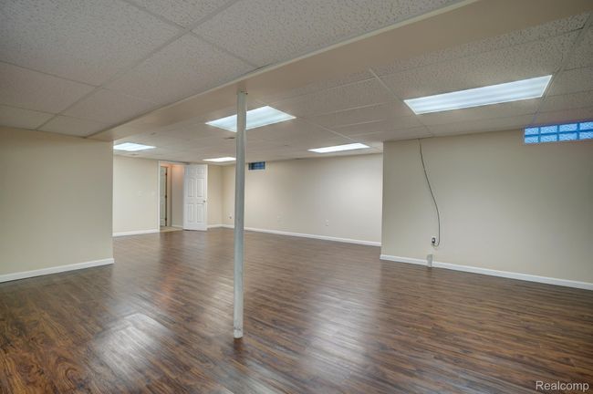 6407 Beecher Rd, Condo with 2 bedrooms, 3 bathrooms and null parking in Flint MI | Image 37