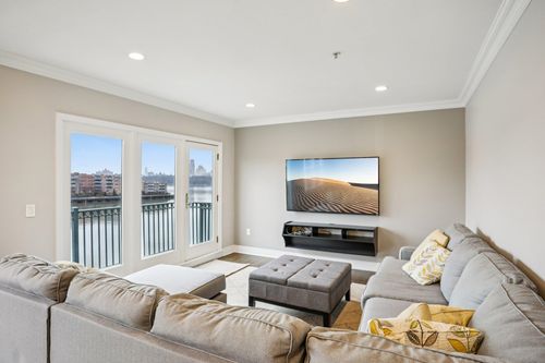 343-343 The Promenade, Edgewater, NJ, 07020-2122 | Card Image