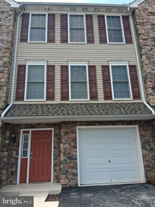 34 Taylor Dr, YORK, PA, 17404-8295 | Card Image