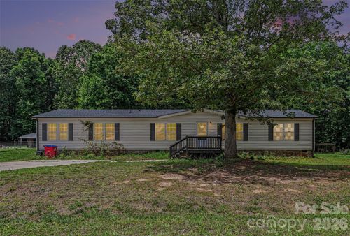 9-4533 Red Apple Dr, Bessemer City, NC, 28016-6553 | Card Image