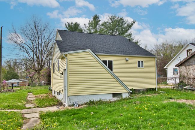 1003 Pine St, House other with 2 bedrooms, 1 bathrooms and null parking in Niles MI | Image 4