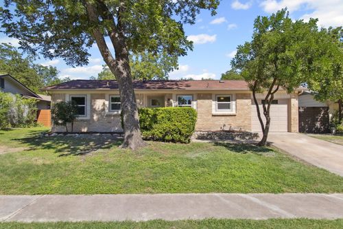 8512 New Hampshire Dr, Austin, TX, 78758-7434 | Card Image