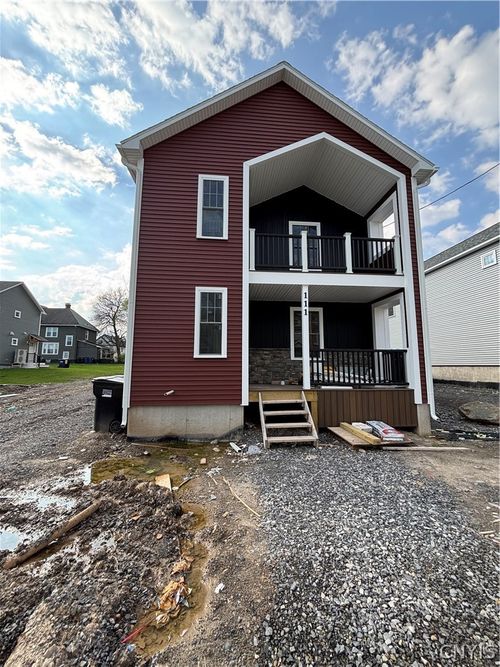 111 Bryant Ave, Syracuse, NY, 13204-2627 | Card Image
