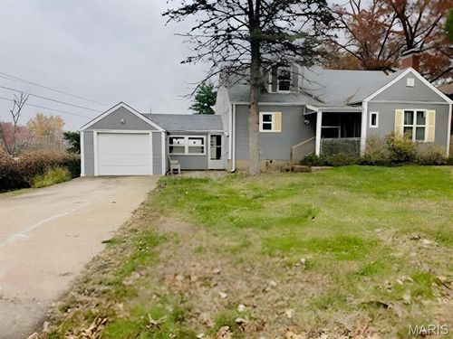 324 N Dade Ave, Ferguson, MO, 63135-1827 | Card Image