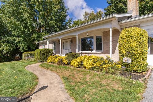 8 Brightwood Dr, HAGERSTOWN, MD, 21740-6718 | Card Image