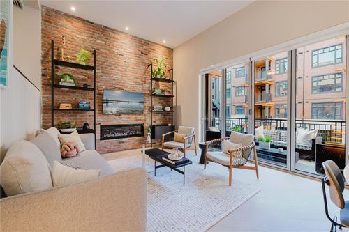 207-427 Lampson St, Esquimalt, BC, V9A0K5 | Card Image