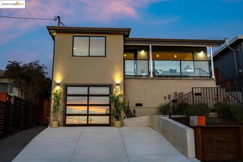 207 Cambridge Ave, Kensington, CA, 94708-1119 | Card Image