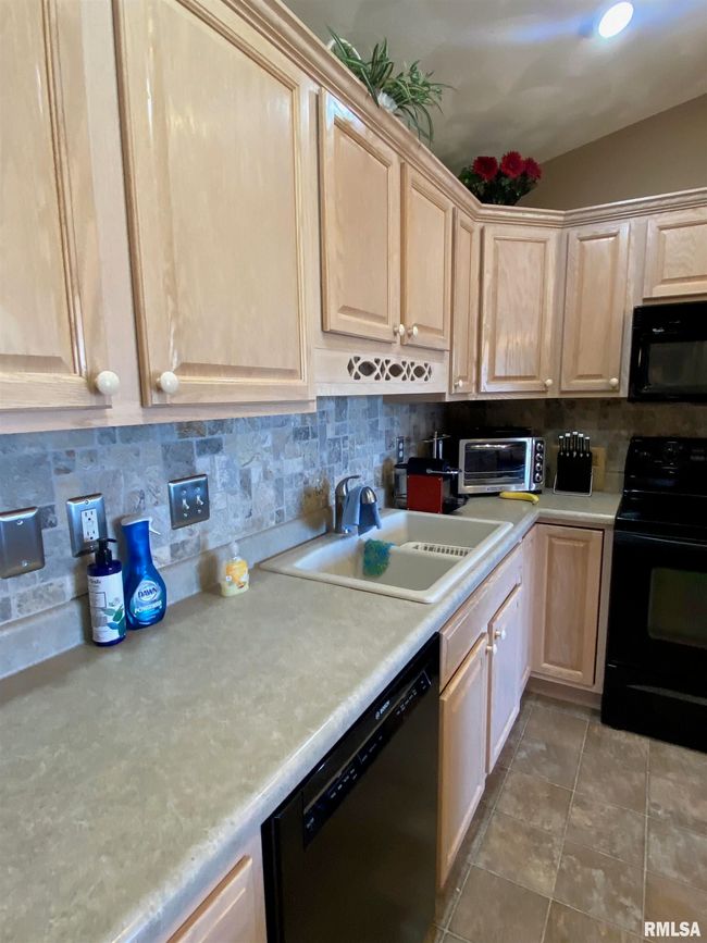 11012 N Rhonda Way, House other with 3 bedrooms, 3 bathrooms and null parking in Dunlap IL | Image 12
