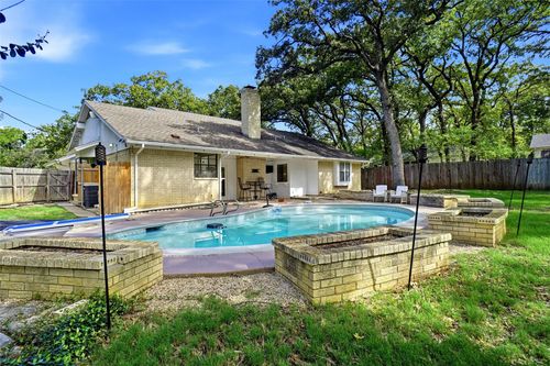 5016 Kemble St, Fort Worth, TX, 76103-1708 | Card Image