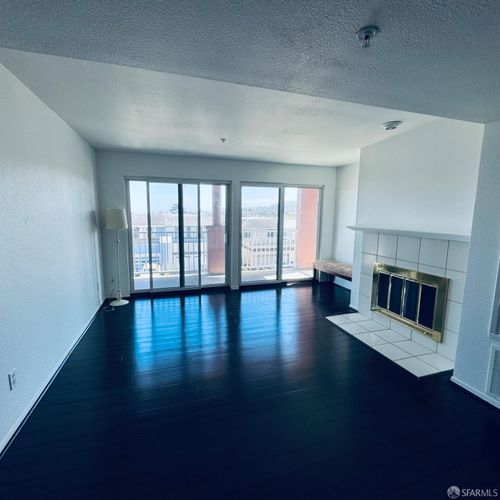 apt-202-3885 Carter Dr, South San Francisco, CA, 94080-3880 | Card Image