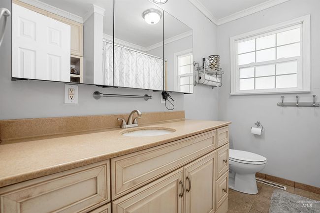 360 N 700 W, House other with 4 bedrooms, 3 bathrooms and 2 parking in Paul ID | Image 16