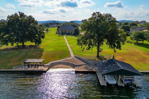 1621 Legends Pkwy, Kingsland, TX, 78639-4466 | Card Image