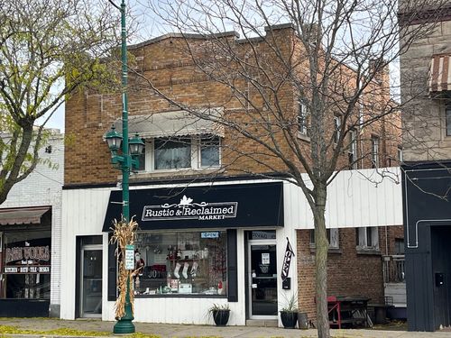 927 Main St, Antioch, IL, 60002-1510 | Card Image