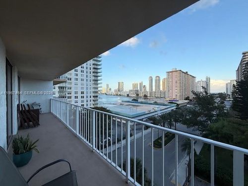 apt-811-290 174th St, Sunny Isles Beach, FL, 33160-3249 | Card Image