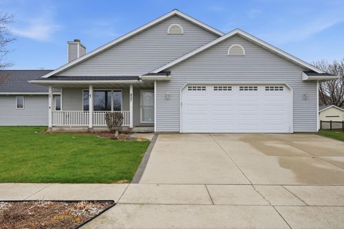607 S 2nd St, Cedar Grove, WI, 53013-1669 | Card Image
