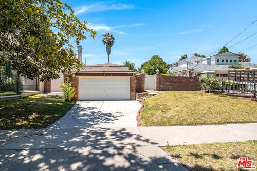 10058 Valley Spring Ln, Toluca Lake, CA, 91602-2927 | Card Image
